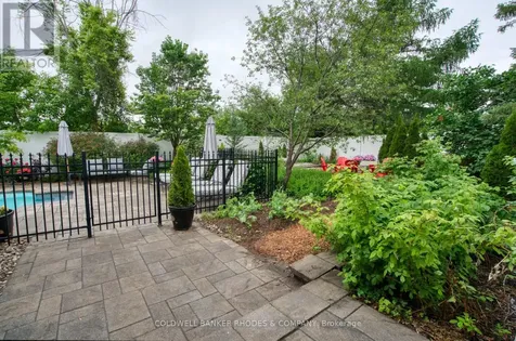 1666 Amberdale Crescent Ottawa ON K1H 7B3