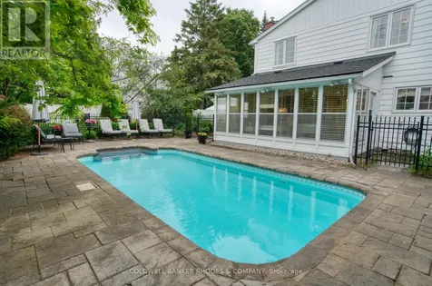 1666 Amberdale Crescent Ottawa ON K1H 7B3