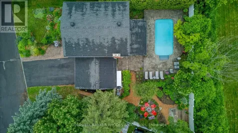 1666 Amberdale Crescent Ottawa ON K1H 7B3