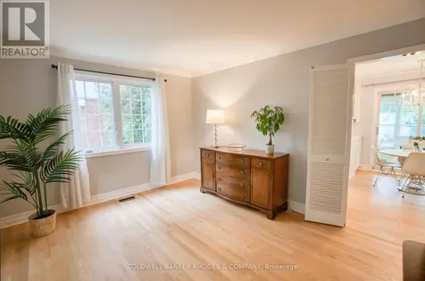 1666 Amberdale Crescent Ottawa ON K1H 7B3