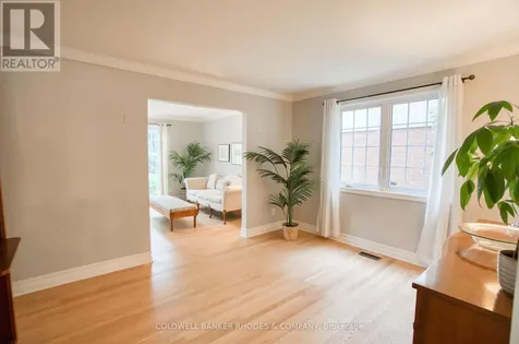1666 Amberdale Crescent Ottawa ON K1H 7B3