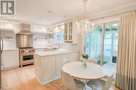 1666 Amberdale Crescent Ottawa ON K1H 7B3