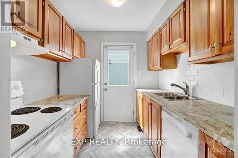 20 Forester Crescent Ottawa ON K2H 8X9