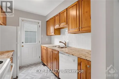 20 Forester Crescent Ottawa ON K2H 8X9