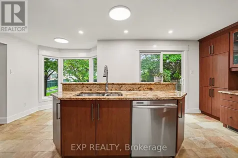 241 Anglehart Avenue Ottawa ON K1E 2V7