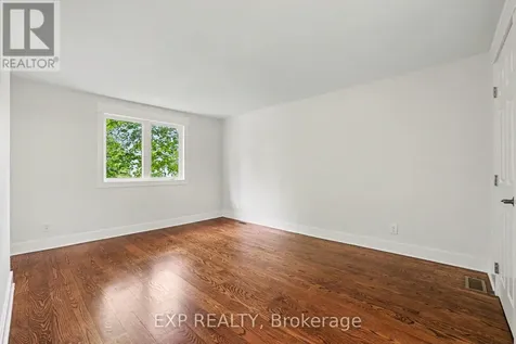 241 Anglehart Avenue Ottawa ON K1E 2V7