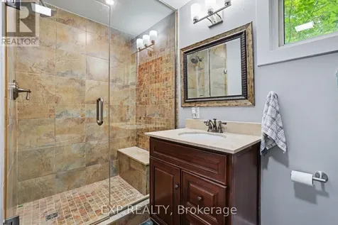 241 Anglehart Avenue Ottawa ON K1E 2V7