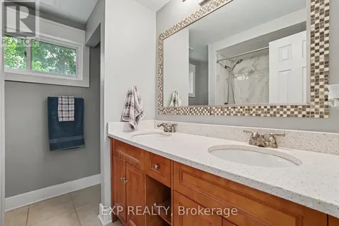 241 Anglehart Avenue Ottawa ON K1E 2V7