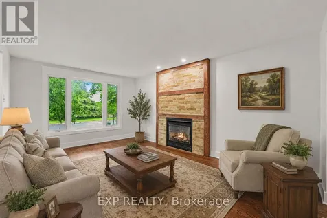 241 Anglehart Avenue Ottawa ON K1E 2V7