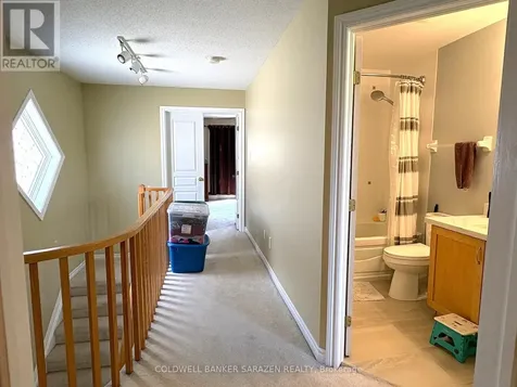 253 Saddlesmith Circle Ottawa ON K2M 2Z1
