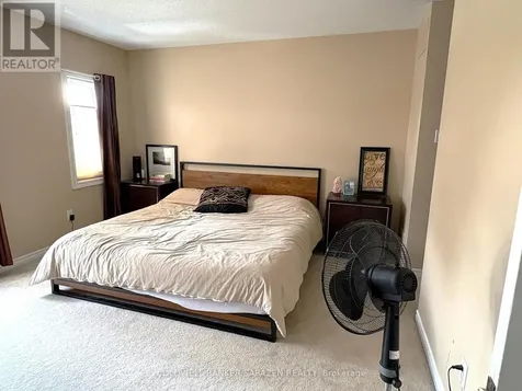 253 Saddlesmith Circle Ottawa ON K2M 2Z1