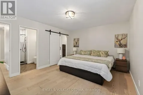 164 Mcclintock Way Ottawa ON K2L 2A4