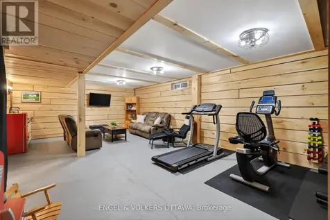 164 Mcclintock Way Ottawa ON K2L 2A4