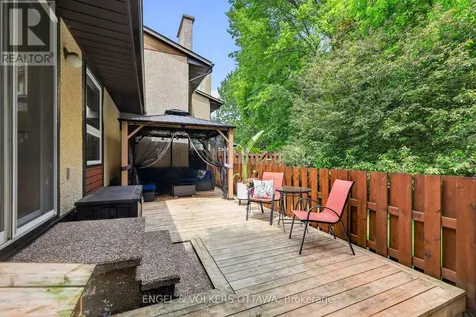 164 Mcclintock Way Ottawa ON K2L 2A4