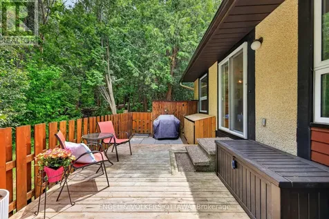 164 Mcclintock Way Ottawa ON K2L 2A4