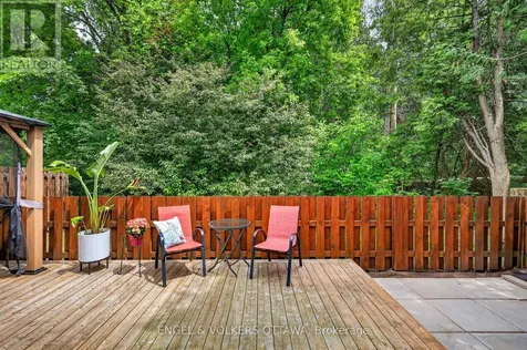 164 Mcclintock Way Ottawa ON K2L 2A4