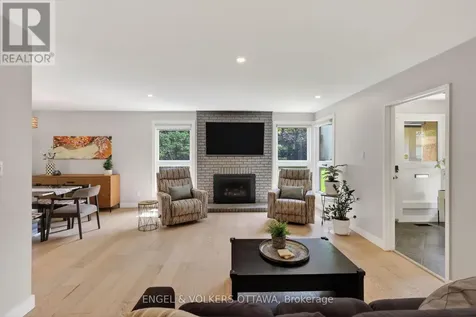 164 Mcclintock Way Ottawa ON K2L 2A4