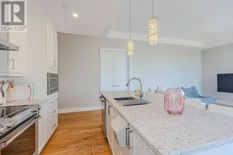 110 Cortile Private Ottawa ON K1V 2S8