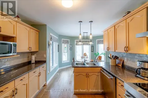 27 Woodside Drive Tillsonburg ON N4G 5P9