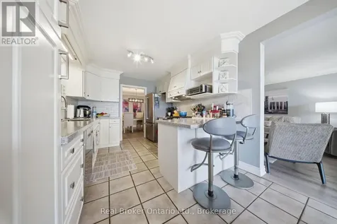 23 Edgewater Drive Hamilton (lakeshore) ON L8E 4Z2