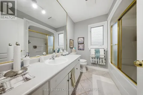 23 Edgewater Drive Hamilton (lakeshore) ON L8E 4Z2