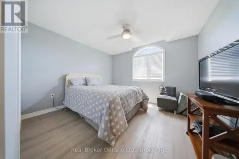 23 Edgewater Drive Hamilton (lakeshore) ON L8E 4Z2