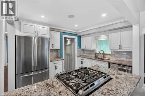 33 Kenwood Crescent Hamilton ON L8T 1W3