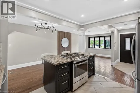 33 Kenwood Crescent Hamilton ON L8T 1W3
