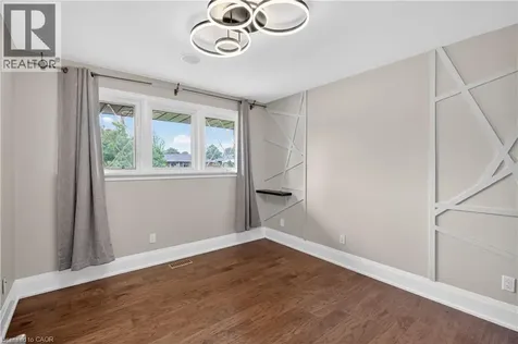 33 Kenwood Crescent Hamilton ON L8T 1W3