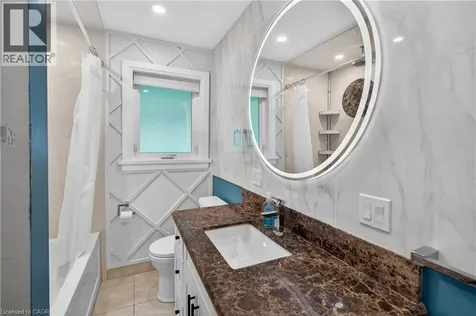 33 Kenwood Crescent Hamilton ON L8T 1W3