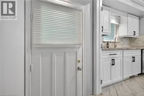 33 Kenwood Crescent Hamilton ON L8T 1W3