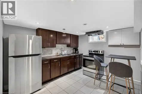 33 Kenwood Crescent Hamilton ON L8T 1W3