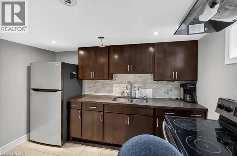 33 Kenwood Crescent Hamilton ON L8T 1W3
