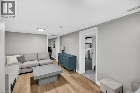 33 Kenwood Crescent Hamilton ON L8T 1W3