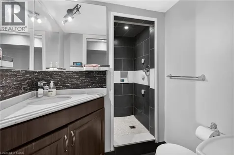 33 Kenwood Crescent Hamilton ON L8T 1W3