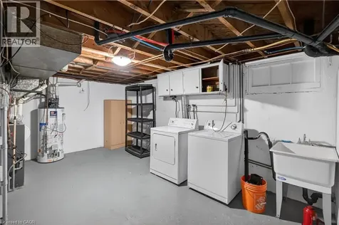 33 Kenwood Crescent Hamilton ON L8T 1W3