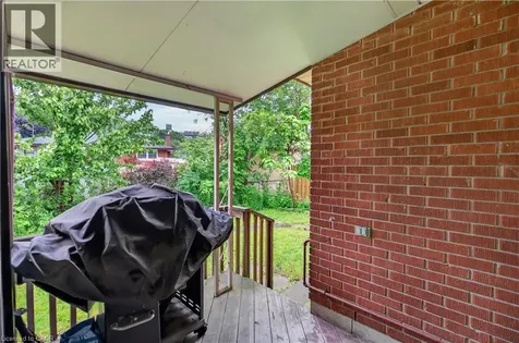 33 Kenwood Crescent Hamilton ON L8T 1W3