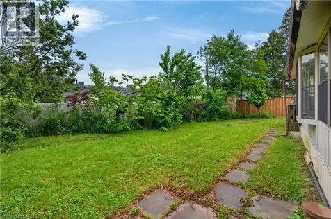 33 Kenwood Crescent Hamilton ON L8T 1W3