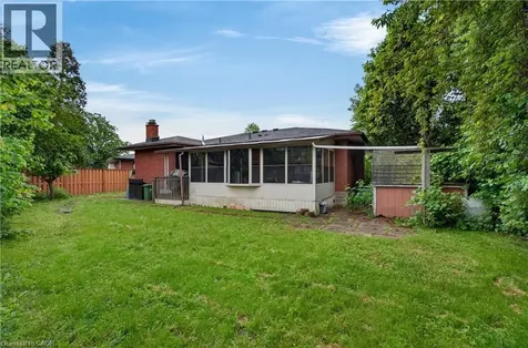 33 Kenwood Crescent Hamilton ON L8T 1W3