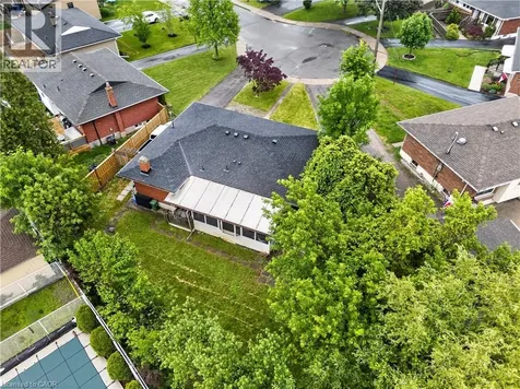 33 Kenwood Crescent Hamilton ON L8T 1W3