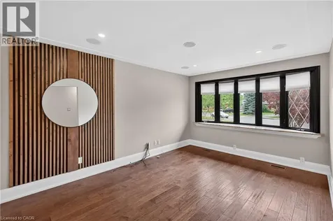 33 Kenwood Crescent Hamilton ON L8T 1W3