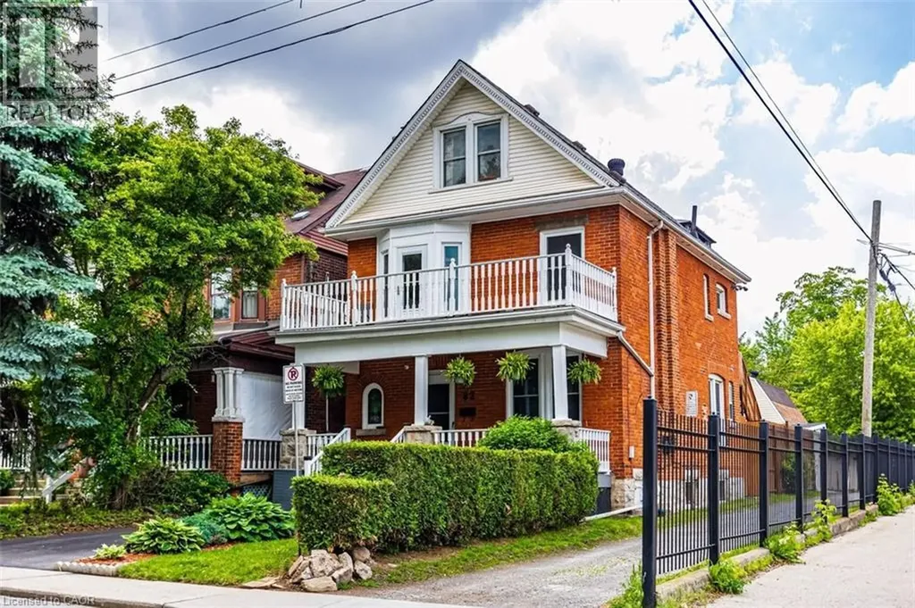 82 Burris Street Hamilton ON L8M 2J5