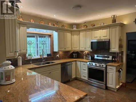 22 Knowles Crescent East Seguin ON P0C 1J0