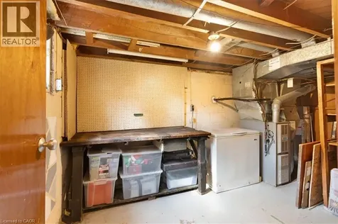 128 East 39th Street Hamilton ON L8V 4H3
