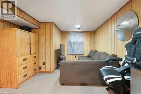 128 East 39th Street Hamilton ON L8V 4H3