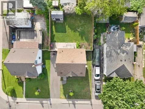 128 East 39th Street Hamilton ON L8V 4H3