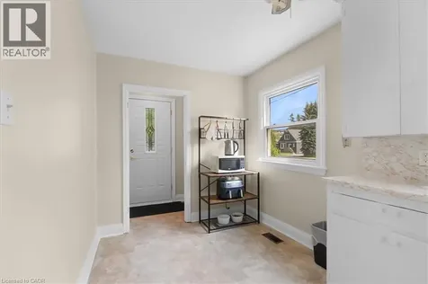 128 East 39th Street Hamilton ON L8V 4H3