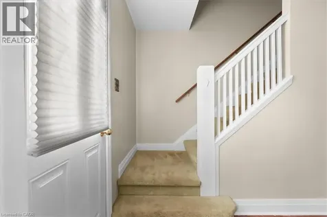 128 East 39th Street Hamilton ON L8V 4H3