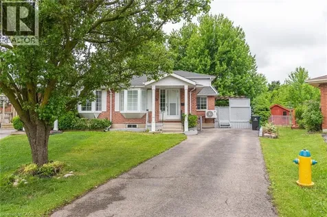 629 Settlersfield Court Waterloo ON N2T 2K6