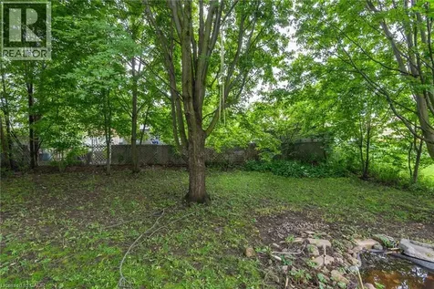 629 Settlersfield Court Waterloo ON N2T 2K6
